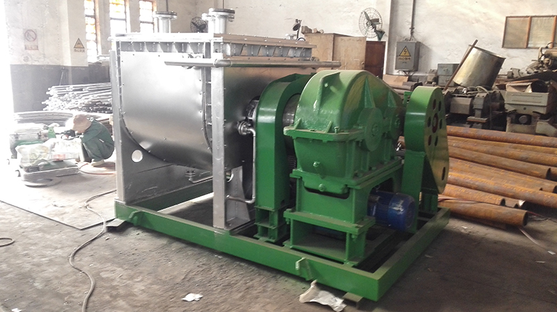 螺旋出料混捏機(jī)2.jpg 螺旋出料混捏機(jī)2.jpg